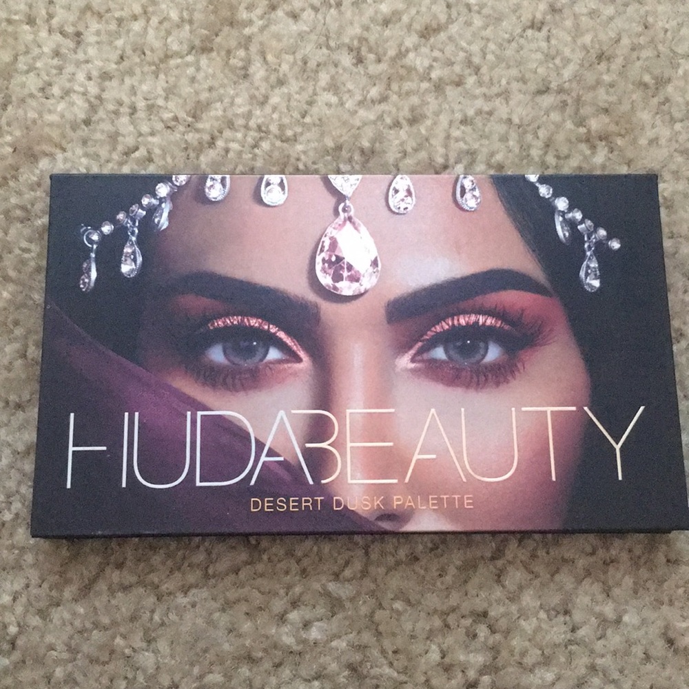 HUDA Desert Dusk palette